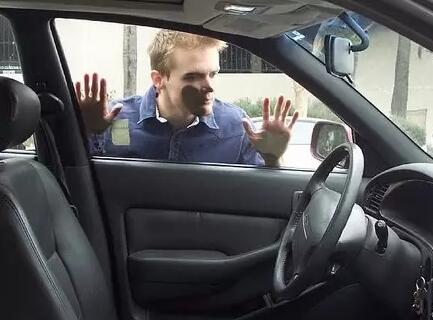 車匙反鎖車內(nèi)?可以點(diǎn)做?